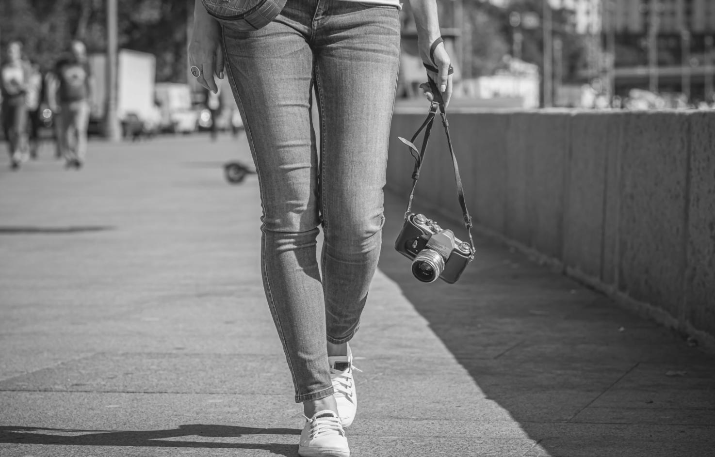 Приклад композиції вуличної фотографії з унікальним ракурсом